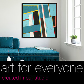 room_with_abstract_painting_mobile
